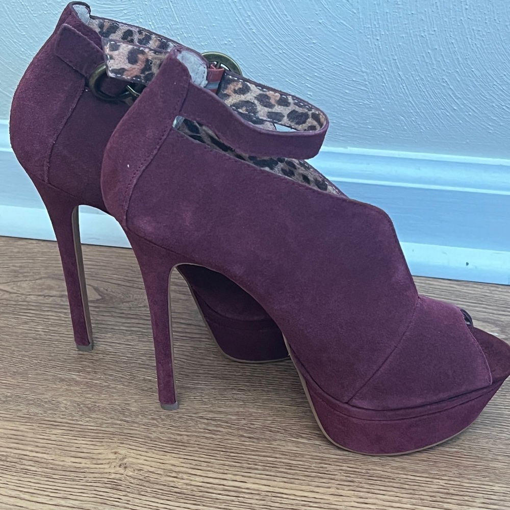 Betsy Johnson Heels. Size: 9M